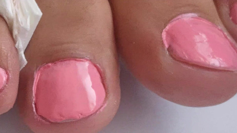 SavageHeater59: Я роблю нігті, ноги і руки рожевим