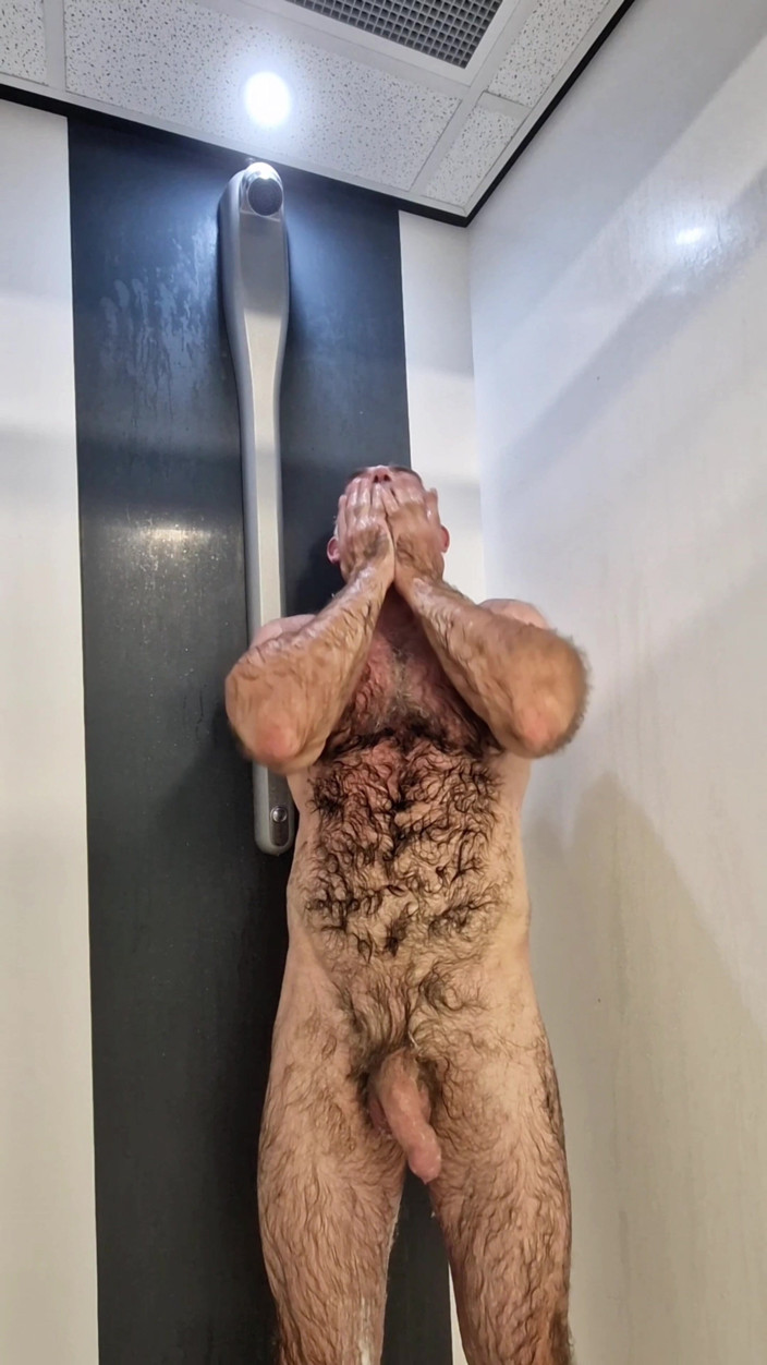 Jack van Dean: Hairy Jack Taking a Shower