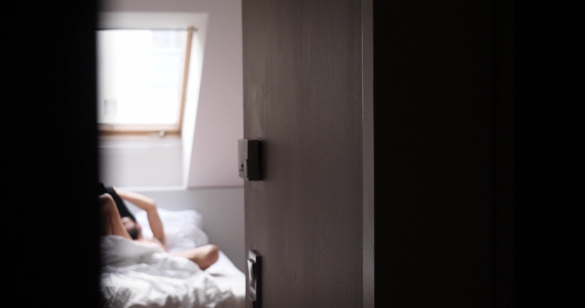 Jerking studs: I caught a friend masturbating in my hostel room