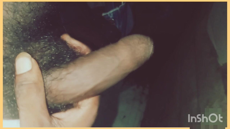 Crazy boy moment: Ragazzo indiano selvaggio che scuote il pene tra le tette