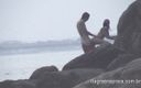 Amateurs videos: Min vän knullar med en tjej vi träffade på stranden