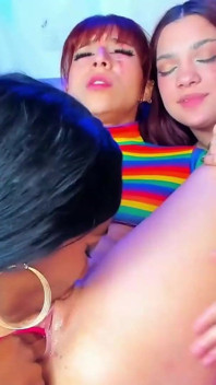 Mamada Lesbica Con Gemidos