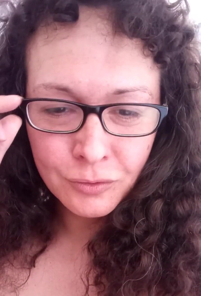 Nikki Montero: Éjaculation précoce avec mes lunettes noires