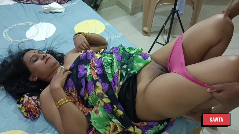 Kavita _zawazawi: India lamiendo axila, comiendo y lamiendo coño, tetas besos y...