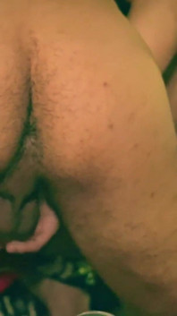 Camilo Brown se fute cu un twink sexy Julian Herrera Fără prezervativ la bar și schimb de spermă în Sexy Kiss