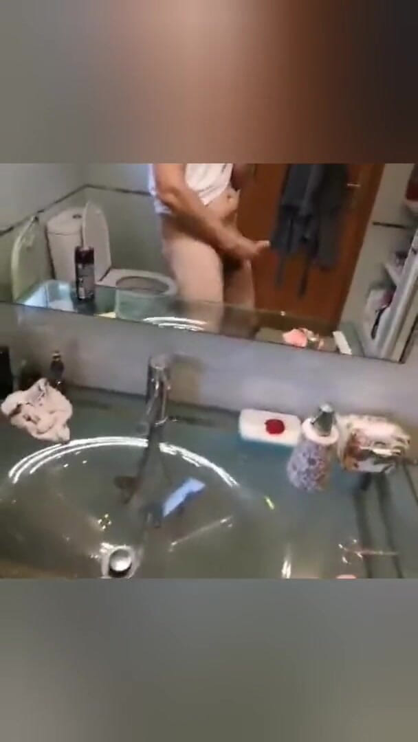 Rafael Torreano: हॉट डैडी ने विशाल वीर्य शॉट के साथ हिलाते हुए पकड़ा