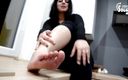 Czech Soles - foot fetish content: Бессилен для ее ступней