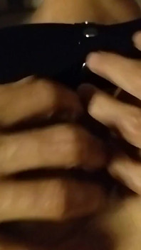 하드코어한 젖꼭지로 보지를 핑거링하는 인도 바비