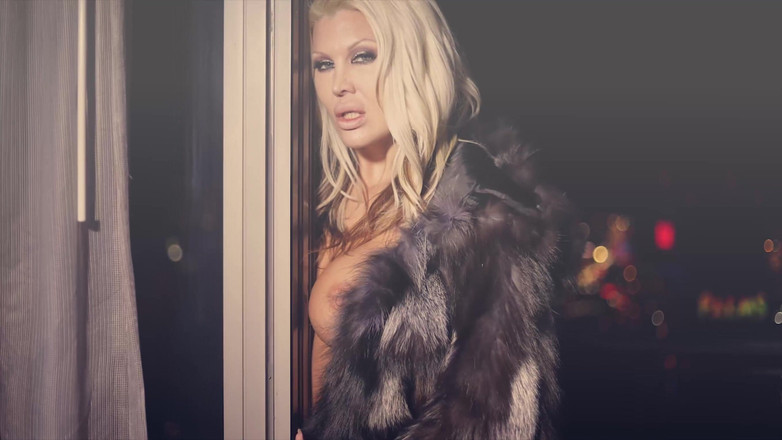Black Label Magazine: Mein Mink mit der vollbusigen Michelle Mclaren