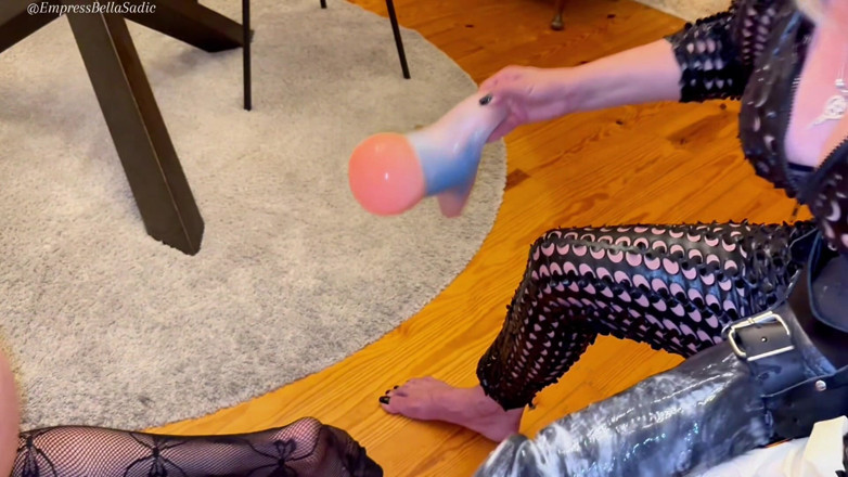 Empress Bella Sadic: The Sissy's Great Challenge, Dildo 8 Kilos, 30 Centimetres