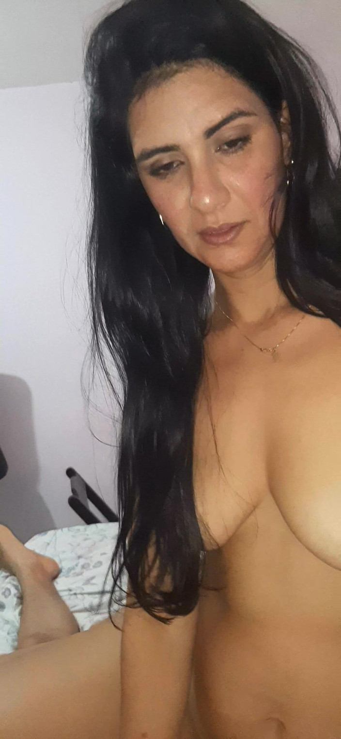 Renatinharj: Vanessinha vierde een promotie op het werk en werd erg...