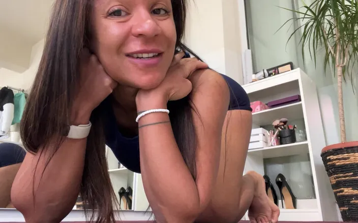 Miss Fluo: Free JOI MILF Big Ass Edging Instructions