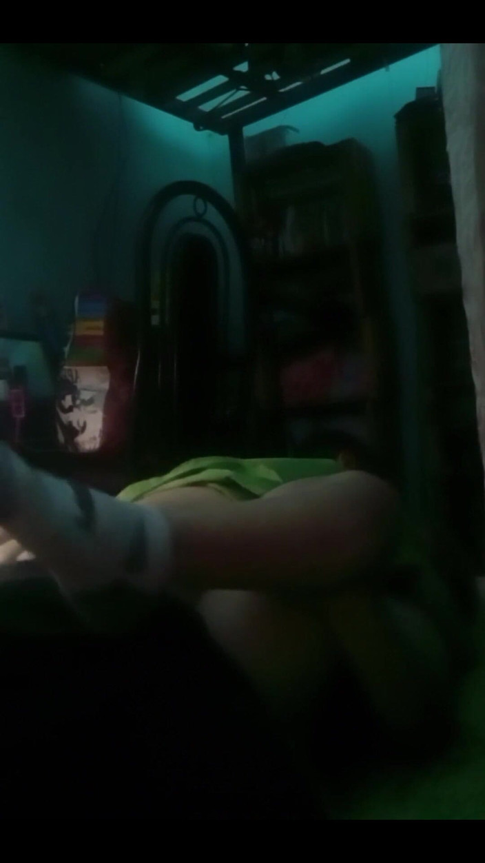 Fitcure1: 暗闇の中で楽しむ素人カップル