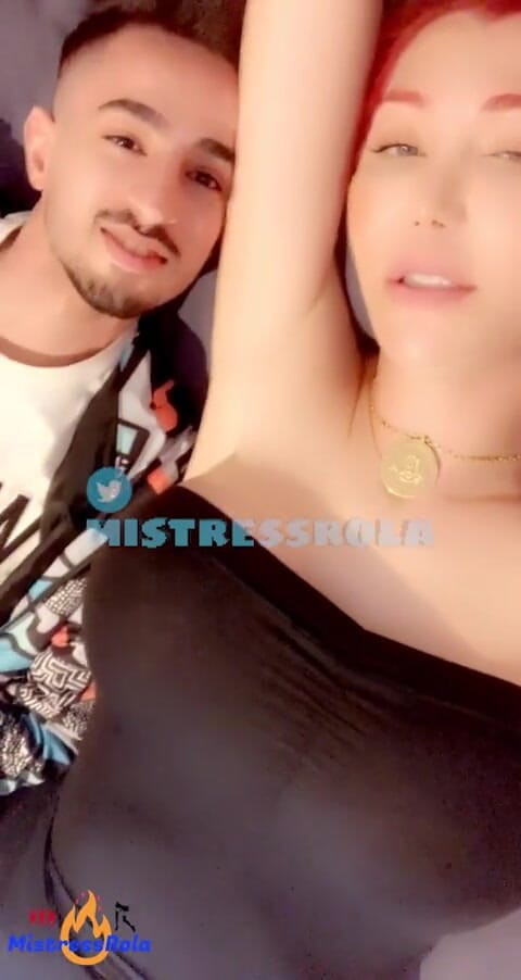 Mistressrola: 舔我的腋窝并操它