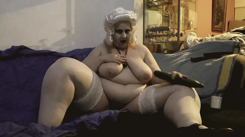 Theotryl Karcelyne: Lady Karcelyne masturbate