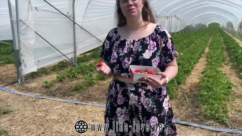 LinaLove_: Coura?!? Nech farmáře ošukat a vystříkat se do kundičky za...