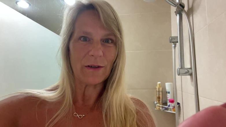 SweetSusi: Tatilde senin için 3 kez işedim