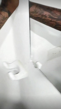 Stagione terza - asrm con spazzolino da denti