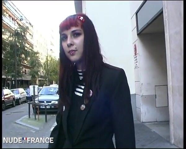 La France a Poil: Sonia la ribelle emo si scioglierà sotto i colpi di...