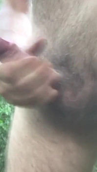 Solo Man Is Cumming in Tho Wood