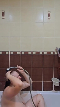 Bonita Gordita Esposa Con Grandes Tetas Naturales Toma Una Ducha