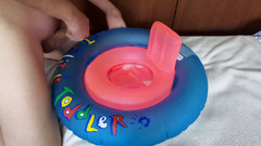 Inflatable Lovers: Hraní s nafukovacím věšákem
