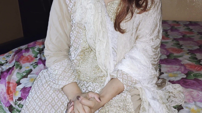 Faryal: Bangladéšská Přítelkyně Se Vrací Domů - Velký Zadek, Velká Přírodní Prsa