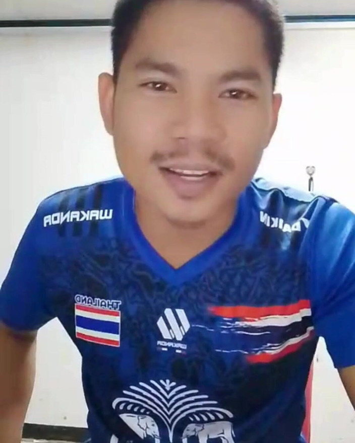 ninesuriya: 玩弄鸡巴的直播