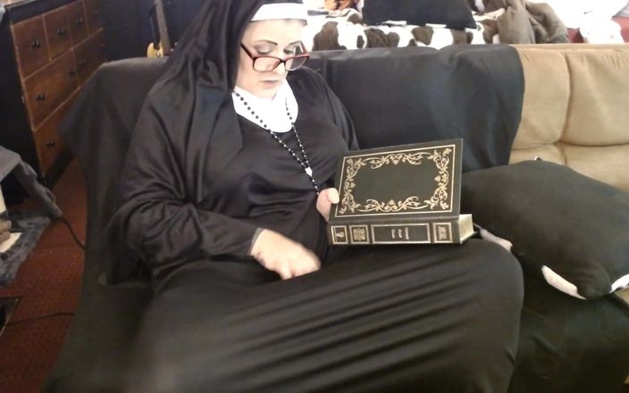 Abby Anna: Măicuță cu futai cu vibrator în studiul Bibliei