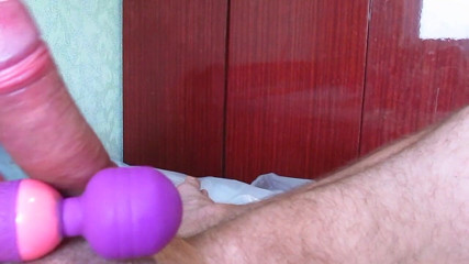 Hot guy solo: ช่วยตัวเองด้วยควยเช้าวันใหม่สมัครเล่นกับ vibrator จนแตก