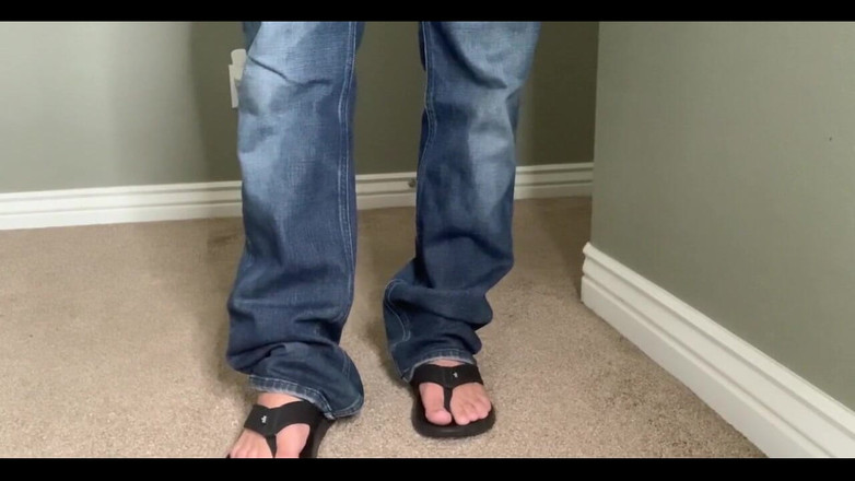 Jasons feet: Jen si lehnul s mými nohama centimetry od tvého obličeje