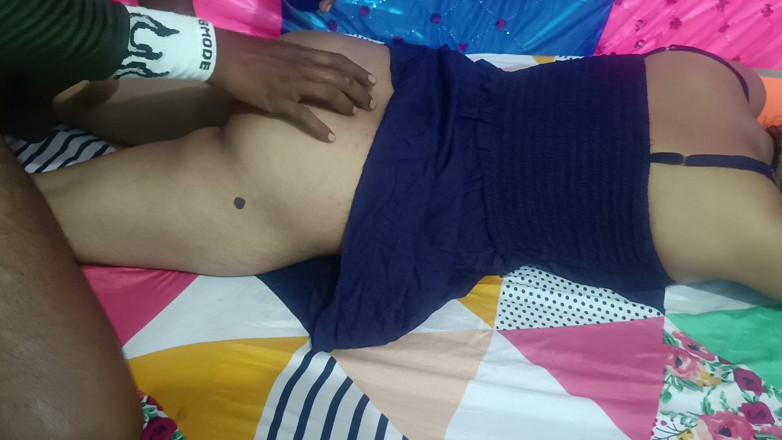 Purehar money: Adik tiri India gand ki chudai lagi asik nyepong kontol...