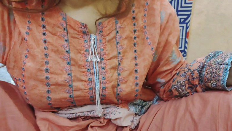 Sairaxsaim: Eu estava tentando convencer Baji, mas ela não concordou hoje.