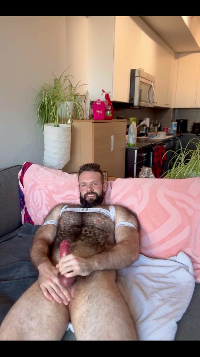 BeefyCanuck: The Duality of Wanting to Be Breed and Be Bred