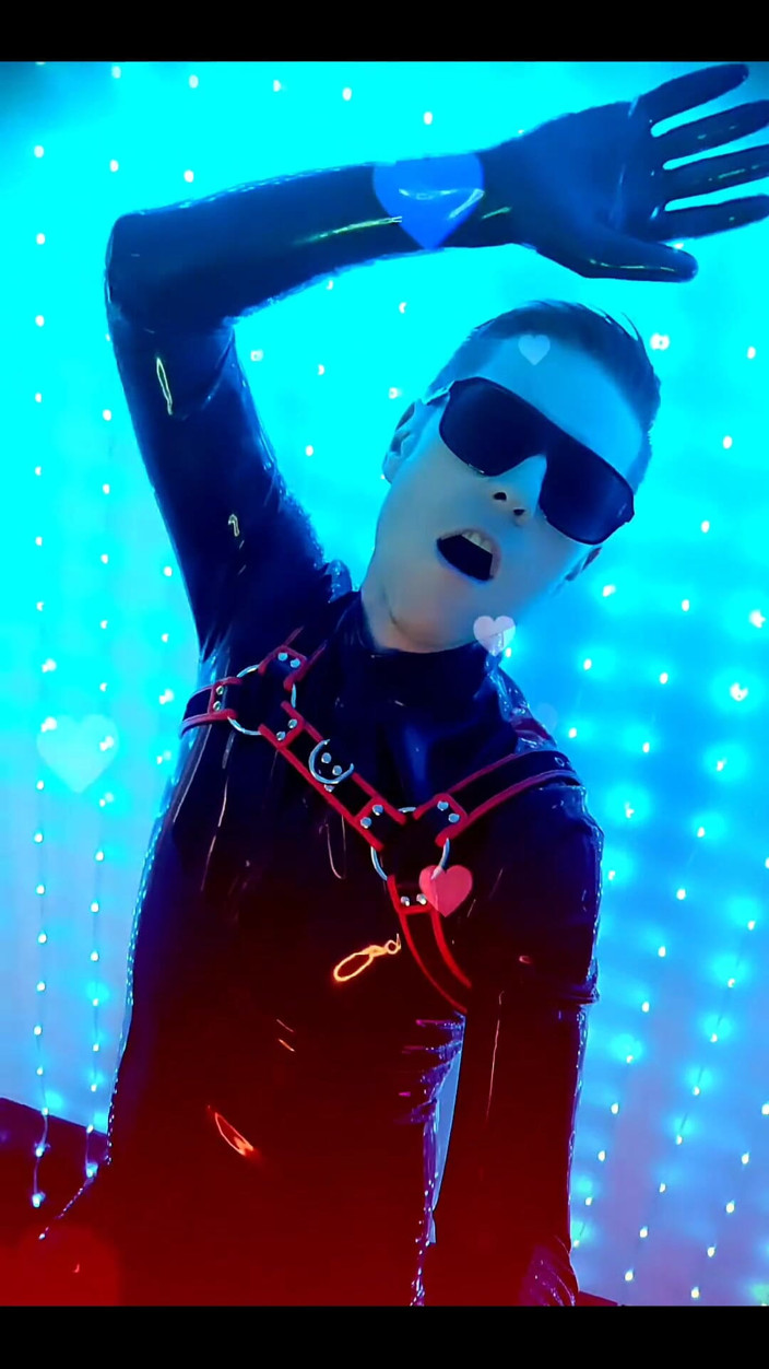 Roman Heart: Clip video in uscita