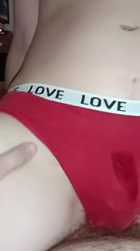 Rood slipje van stiefmoeder is geweldig voor je sperma