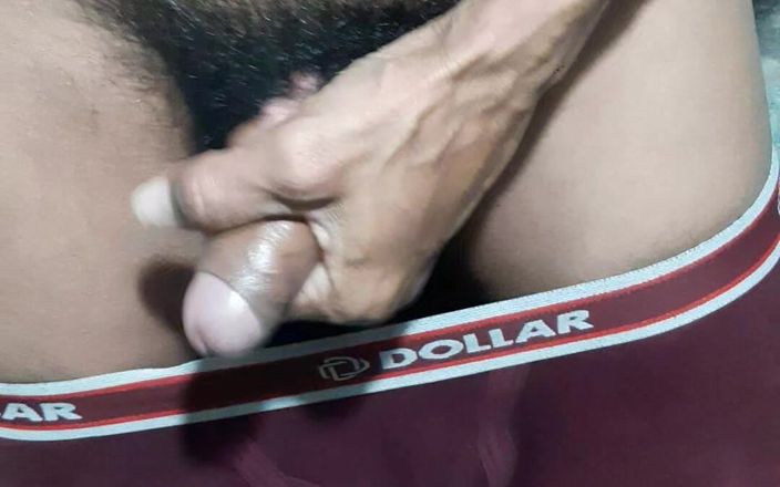 Che: Boşalma zenci büyük yarak banyoda elle muamele Hintli adamla sikişiyor
