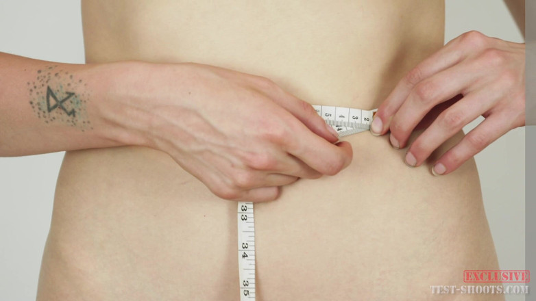 Test-Shoots: Sexy junge nackte buchhalterin blizard nacktes video-casting-interview