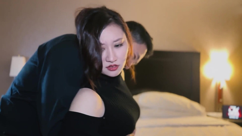Chloe Lin: 남편의 죽음 후, 의붓아들과의 금단의 욕망