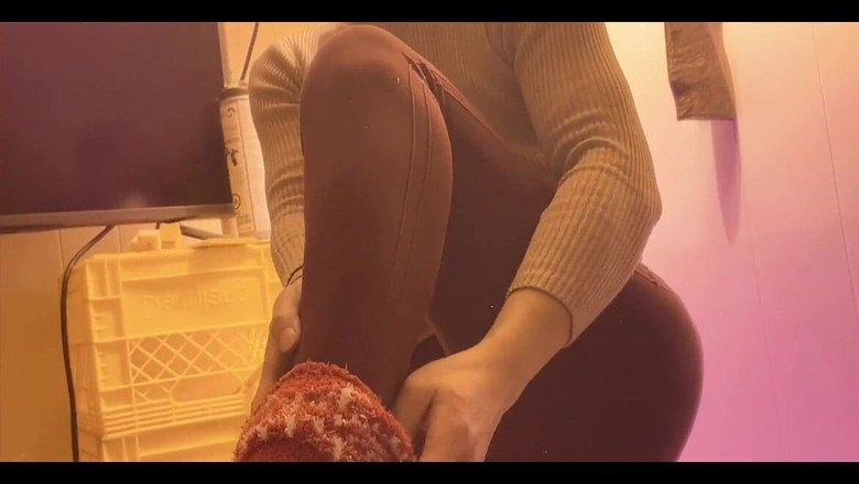 sweethanajapanese: Sexy japonská kundička malá roztomilá dívka v místnosti Sama