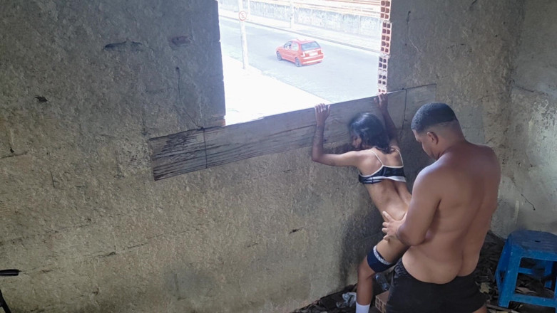 Bebes vagabundas: Novinha Gosta De Fude Olhando a Rua