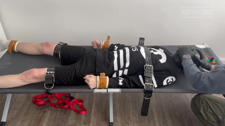 Inmate Cody and SubEdgeX: Гра з водяним диханням для gimp