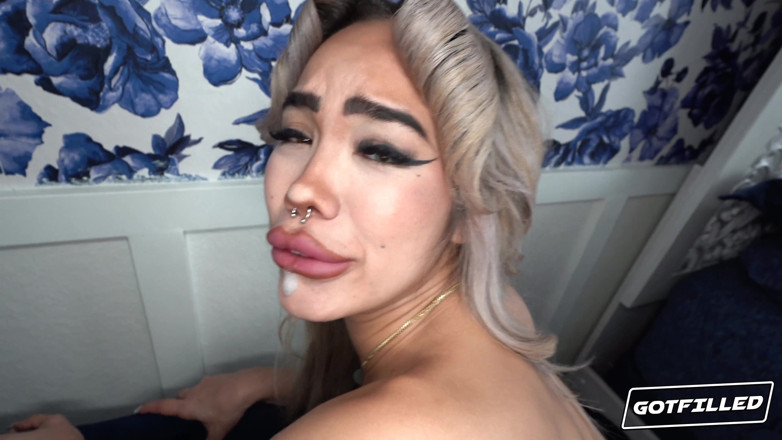 Got Filled: Luna Luxe wordt gevuld en opent haar poesje voor sperma