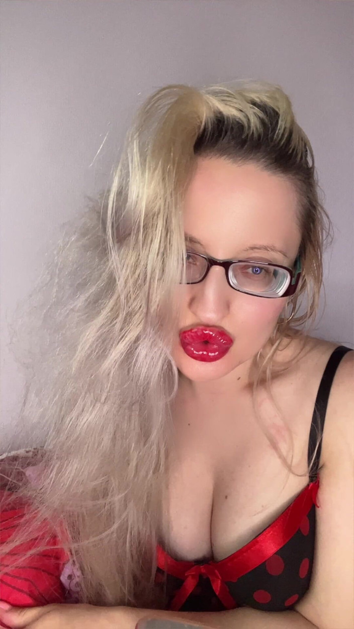 FinDom Goaldigger: kız ya da oğlan dönüşümü
