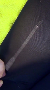 Vidéo personnalisée, déchirer les collants et me baiser avec un jouet et recevoir une dose de sperme