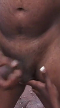 Dwie nienasycone afrykańskie milf spuszczają dwa twarde kutasy