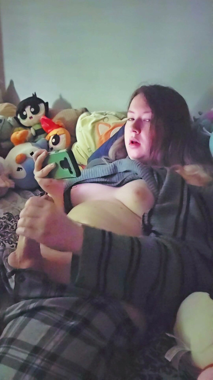 Real Gril: Trans menina se masturbando para o pornô