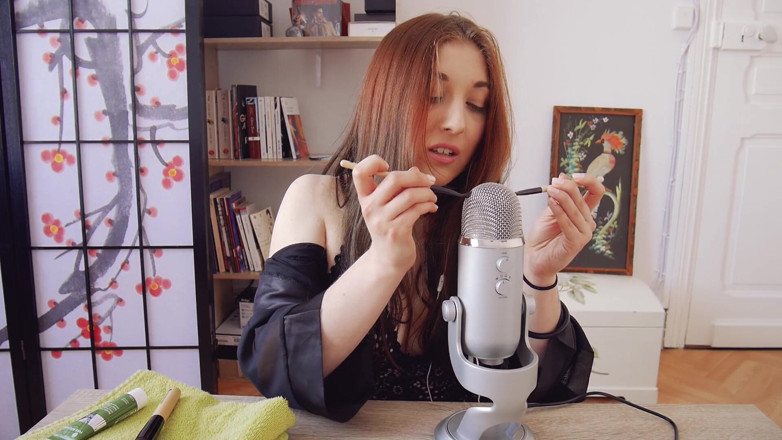 Madelaine_Rousset: Erotic ASMR - Wake up with me