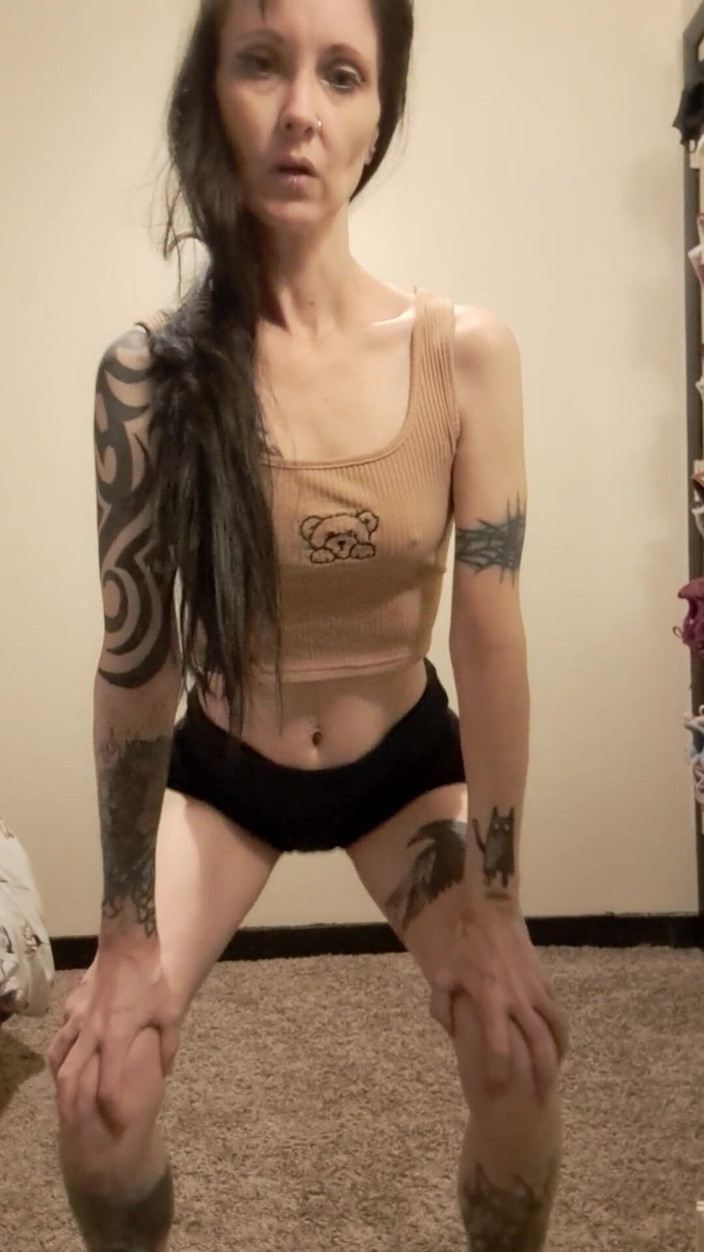 PandoraSG: Lekce twerkingu pro sissy otroka