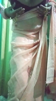 Indian Gay Crossdresser Bottom Crossdressing in Silky Saree with Heavy Jwellery Real Homemade Sex